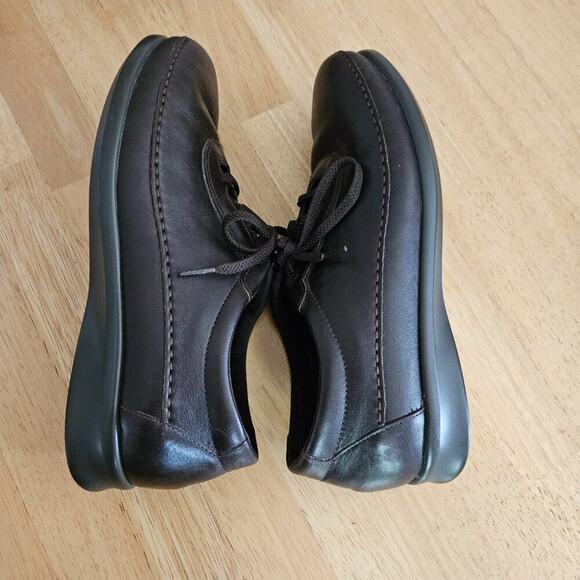 SAS Traveler Athletic Lace Up Shoe - Dark Brown - sz 9M - Missing insoles - Picture 7 of 10